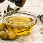 Olio naturale per ridurre il colesterolo LDL in 2 settimane, con ingredienti salutari e benefici per la salute.