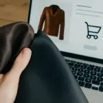 Come distinguere pelle vera da ecopelle negli acquisti online? Il controllo semplice che pochi fanno